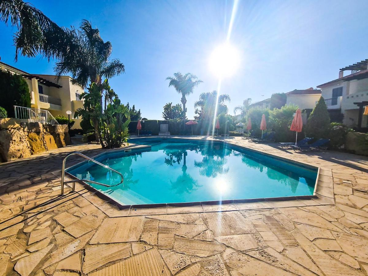 Serena Townhouse Peyia Bagian luar foto